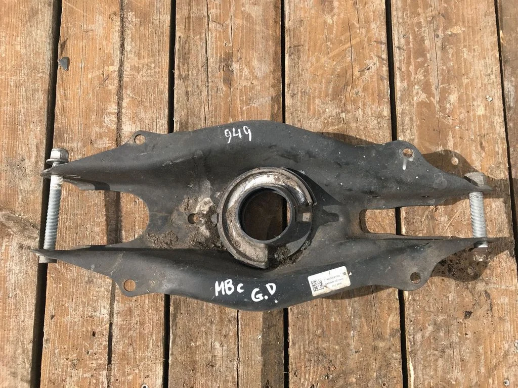 Tagumine ülemine õõtshoob A2053521900