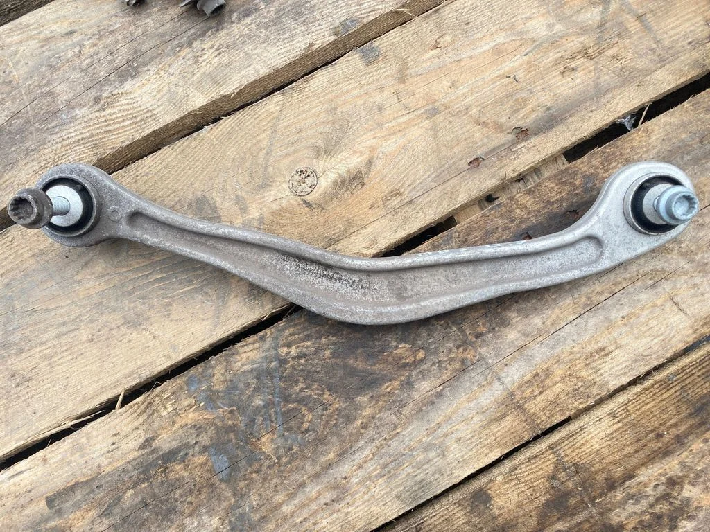 Tagumine ülemine õõtshoob 2213520005