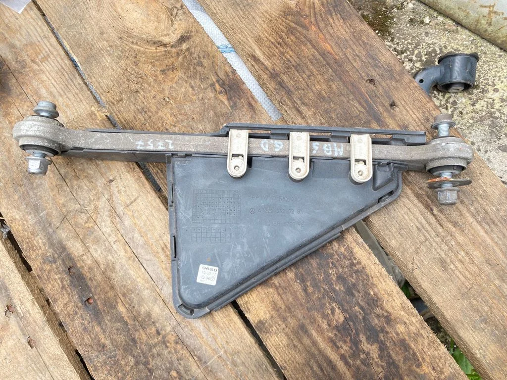 Tagumine ülemine õõtshoob A2223520291