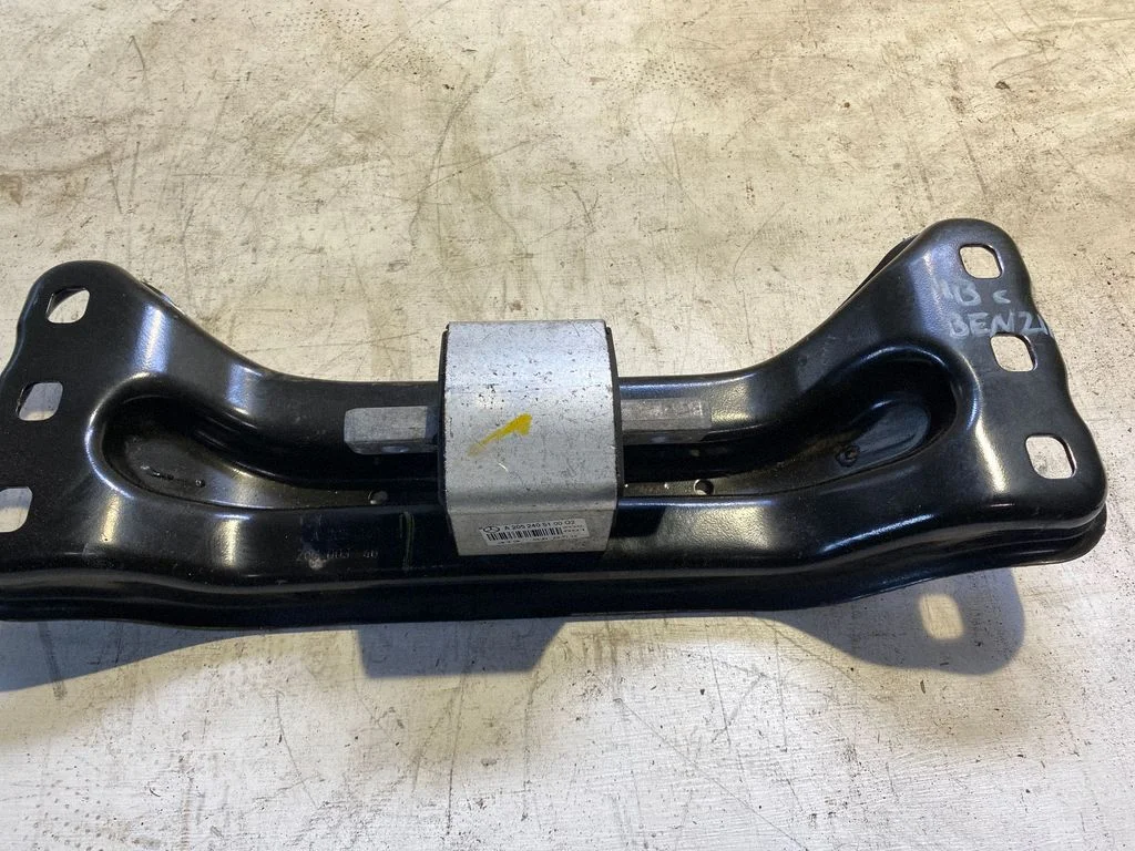Gearbox mounting bracket A2052401902