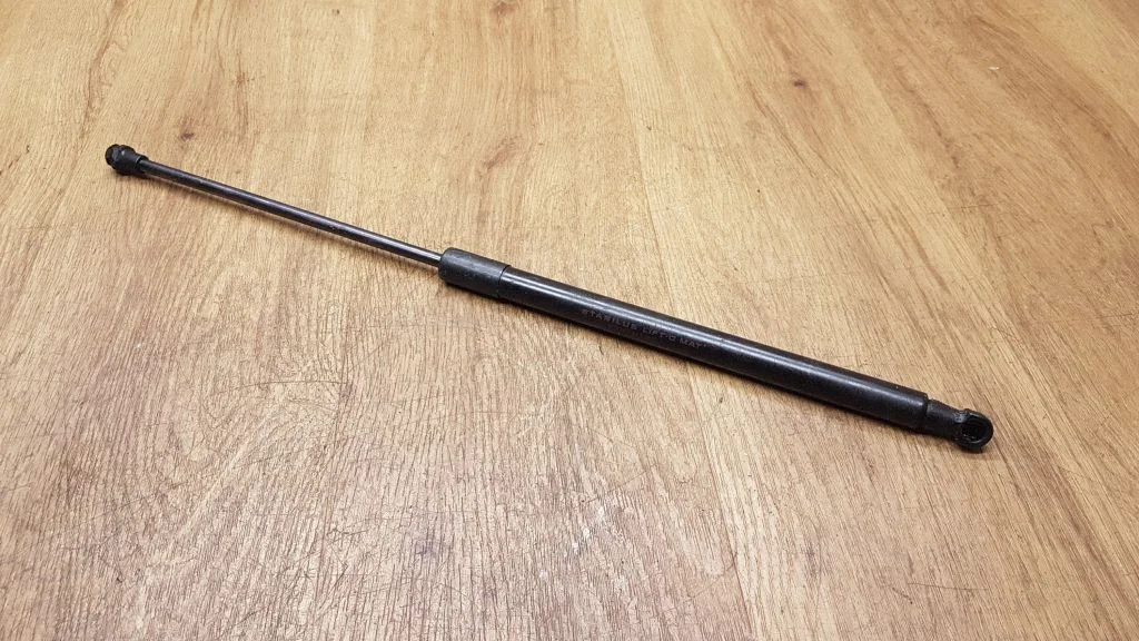 Front bonnet/hood damper/strut 534400E070A