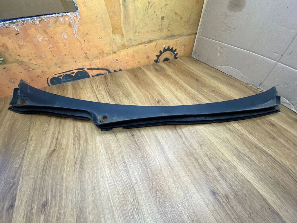 Slotiņu apdare 8R2819403