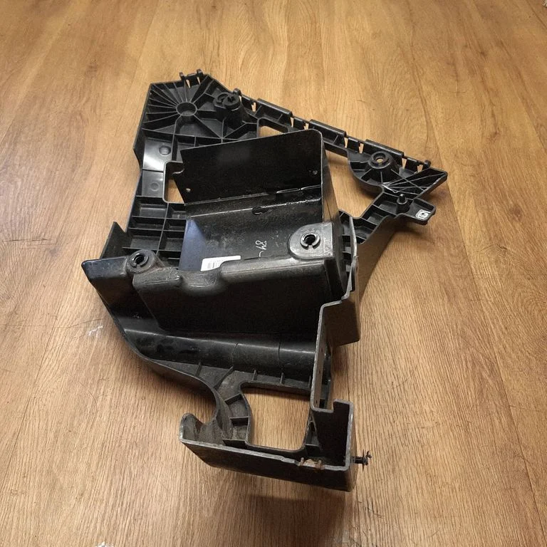Rear bumper mounting bracket 7294721