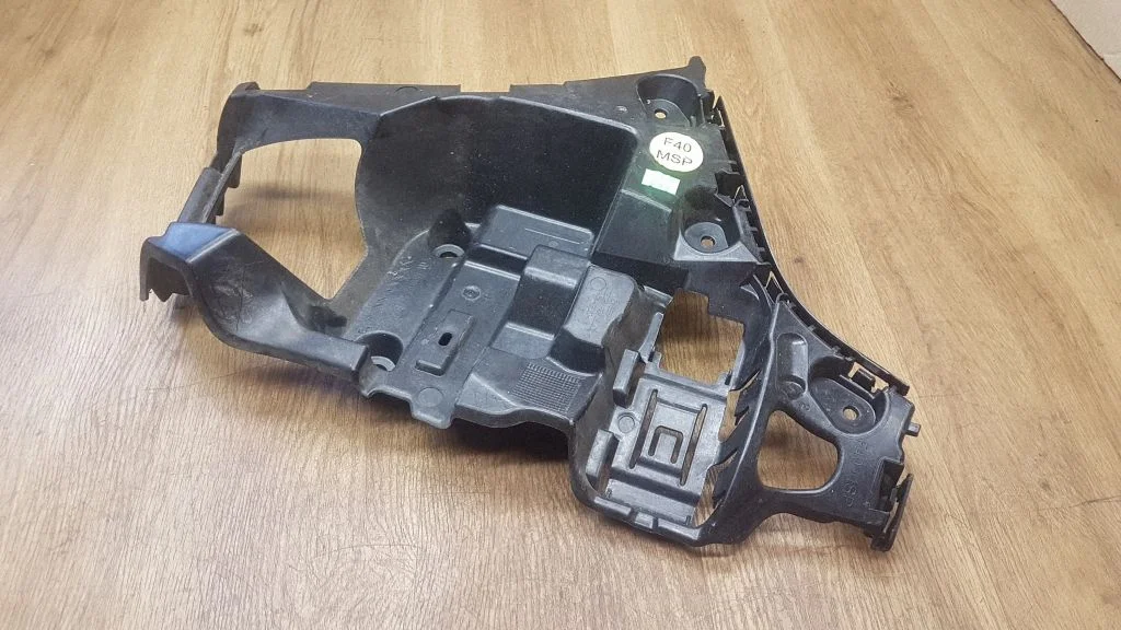 Rear bumper mounting bracket 8072575
