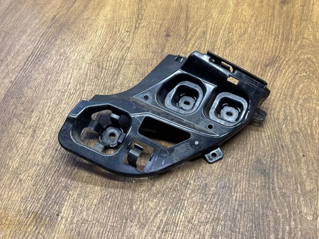 Rear bumper mounting bracket 51127461398