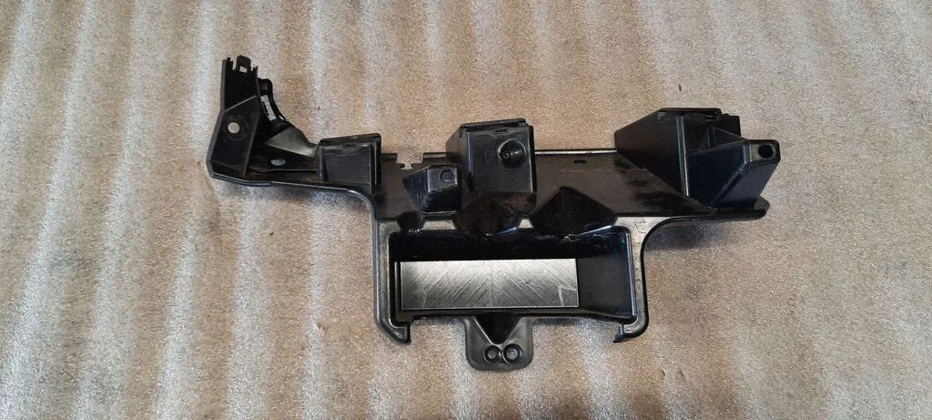 Rear bumper mounting bracket FR3B17D961AJ