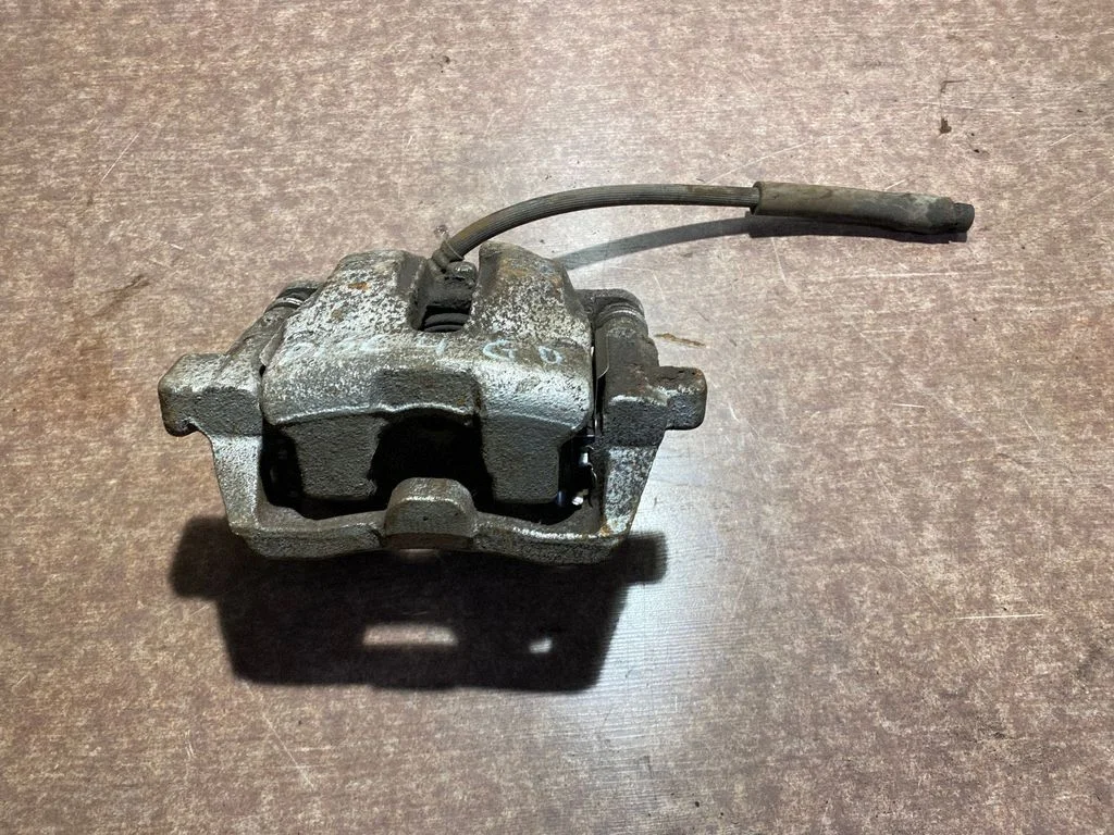 Rear brake caliper – Land Rover Discovery Sport (2014-)