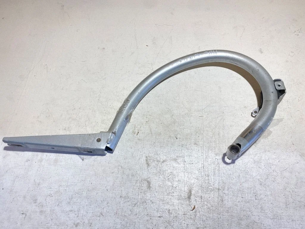 Tailgate/trunk/boot hinge A2057500428