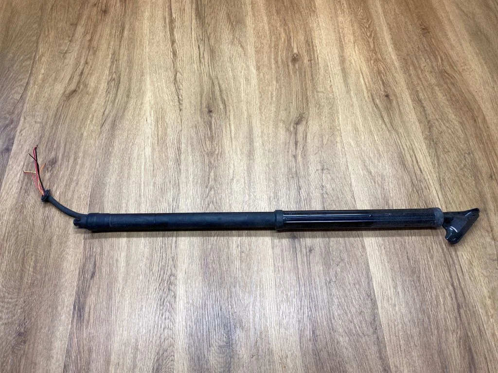 Tailgate/trunk strut/damper – Lexus RX III (2008-2015)