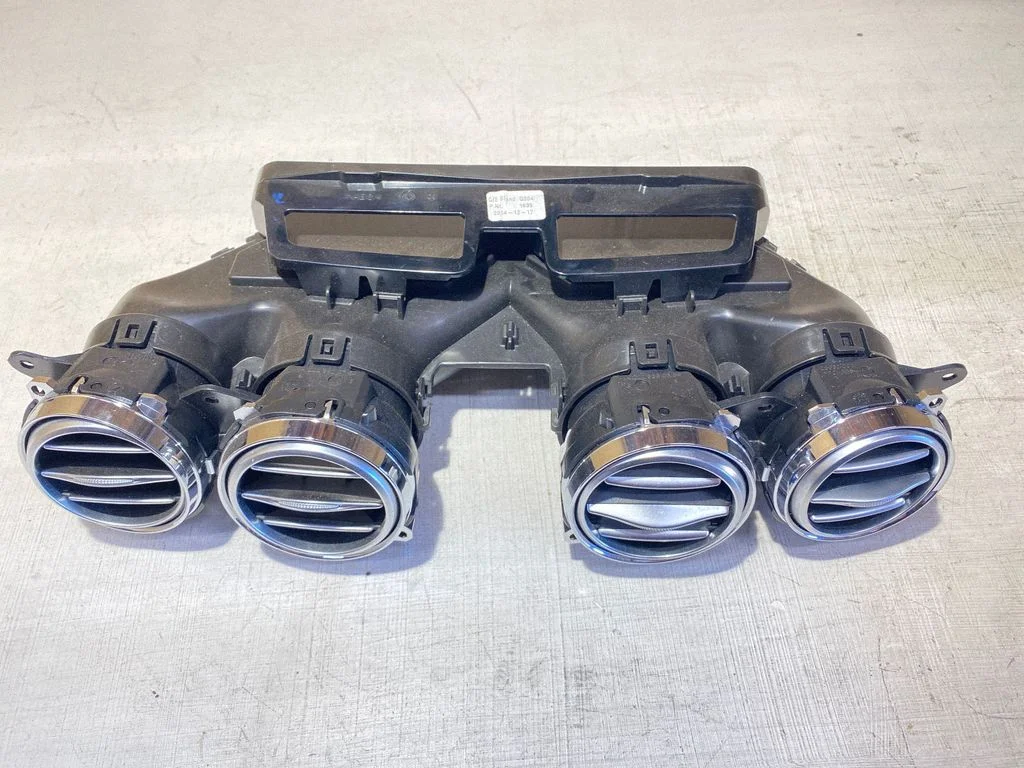 Dash center air vent grill A2228310445