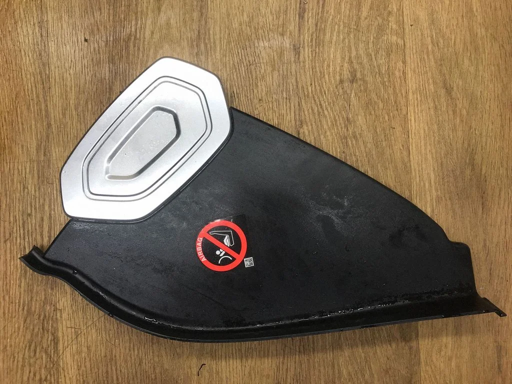 Dashboard side end trim DPLA04481ABW