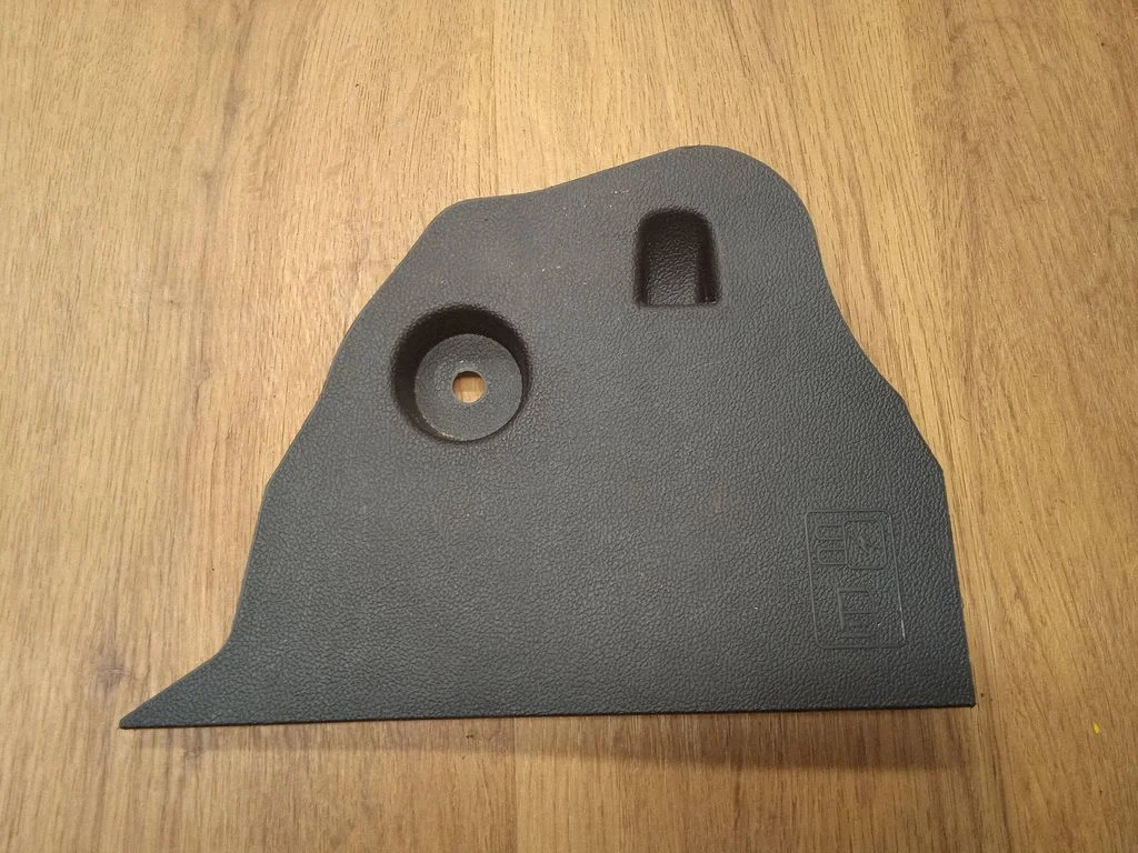 Dashboard side end trim GR3B63020C62
