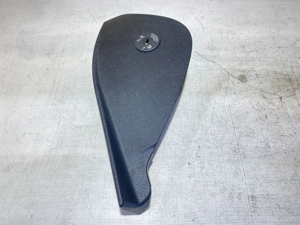 Dashboard side end trim 920978806