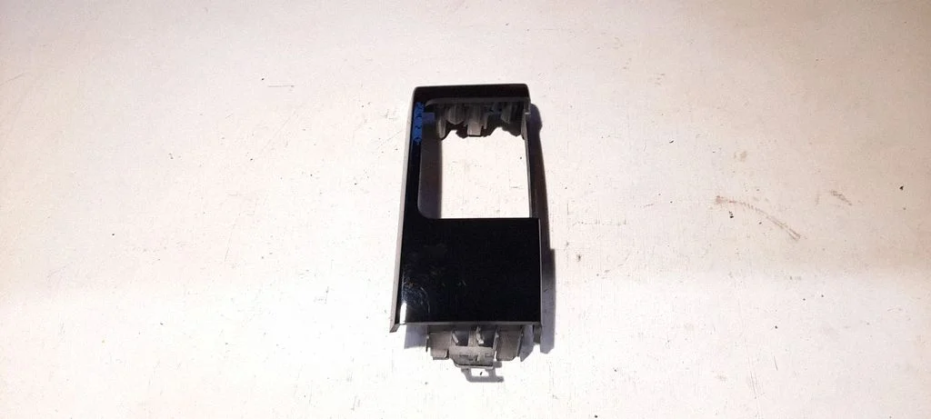 Dashboard side end trim JK5204394AH