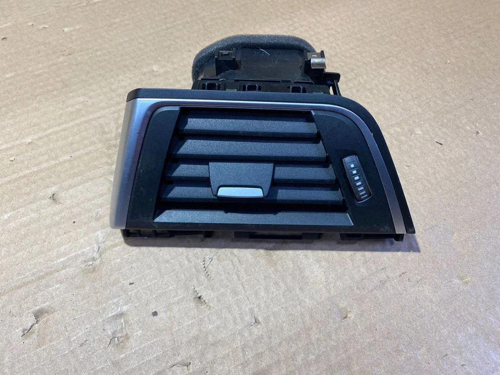 Dashboard side air vent grill/cover trim 9346226