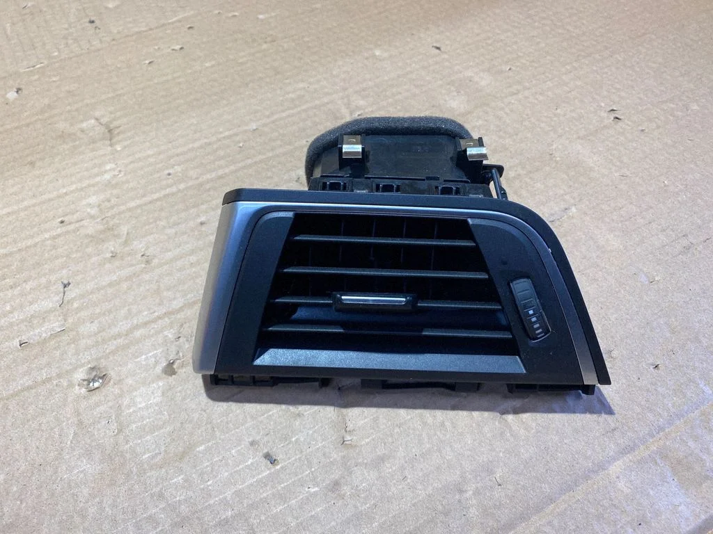 Dashboard side air vent grill/cover trim 9346226