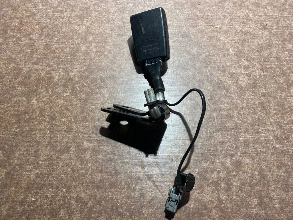 Zapięcie pasa tylne 34185423