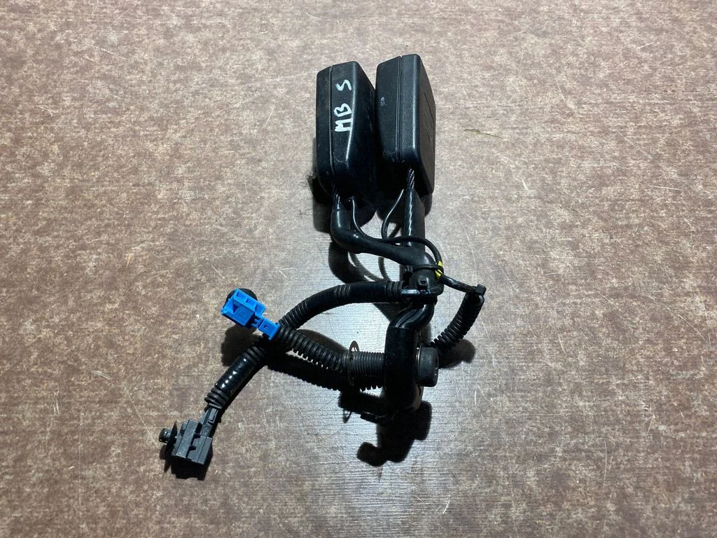 Rear seatbelt buckle A2228600869