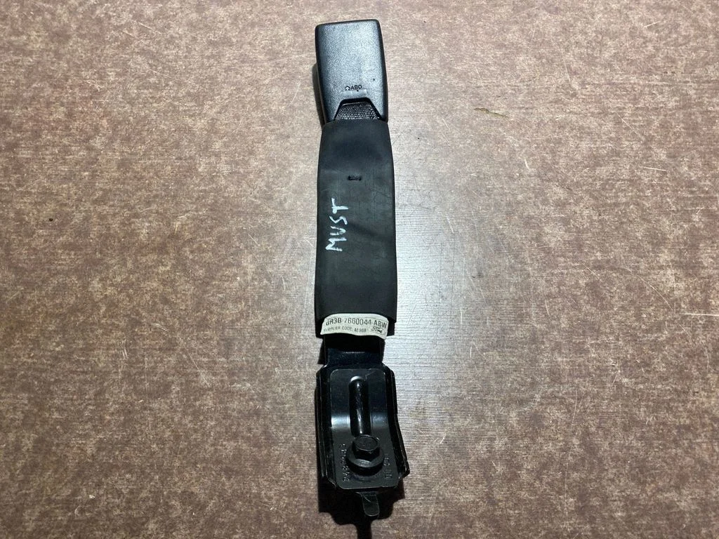 Rear seatbelt buckle GR3B7660044A