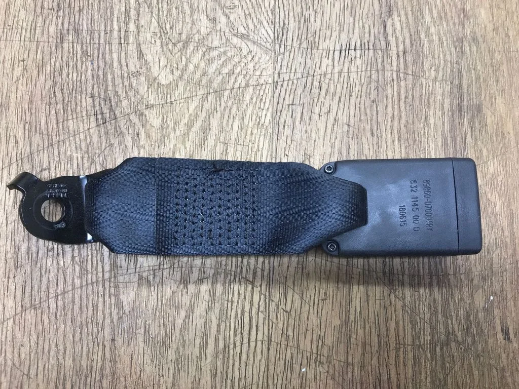 Rear seatbelt buckle 89860D7000