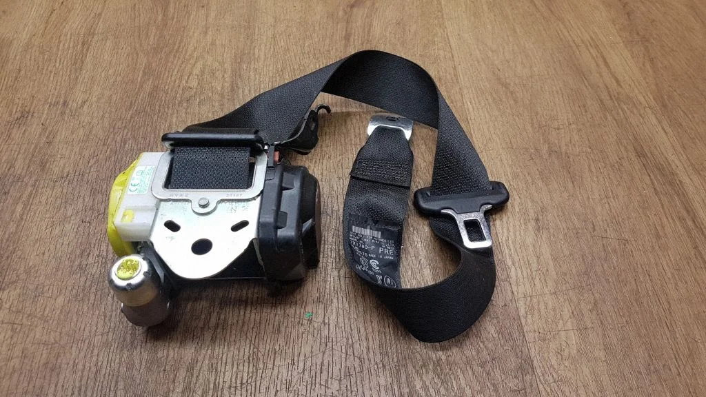 Rear seatbelt 7336048230