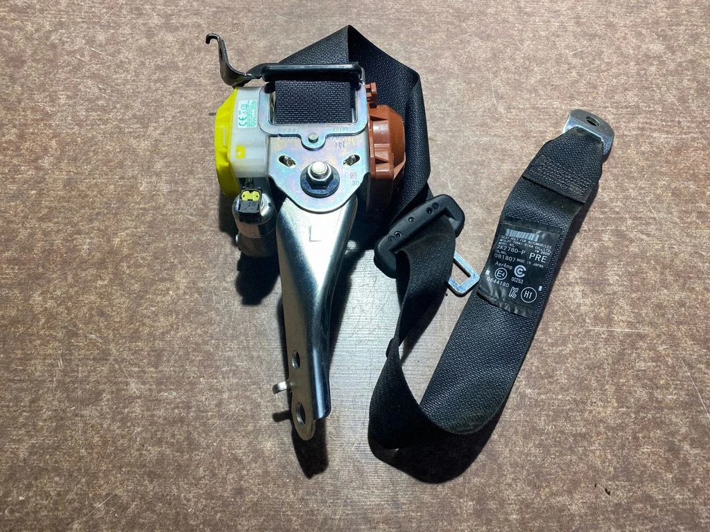 Rear seatbelt 7X2780P