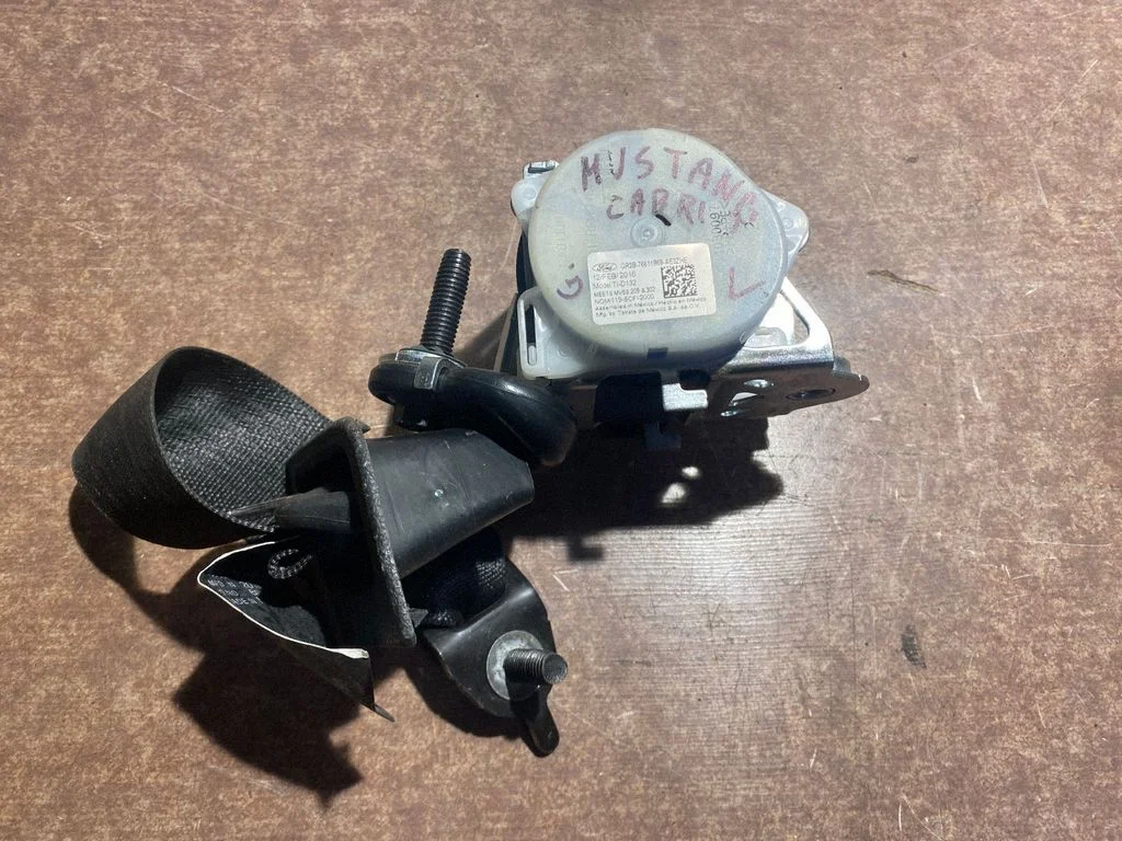 Rear seatbelt GR3B76611B69