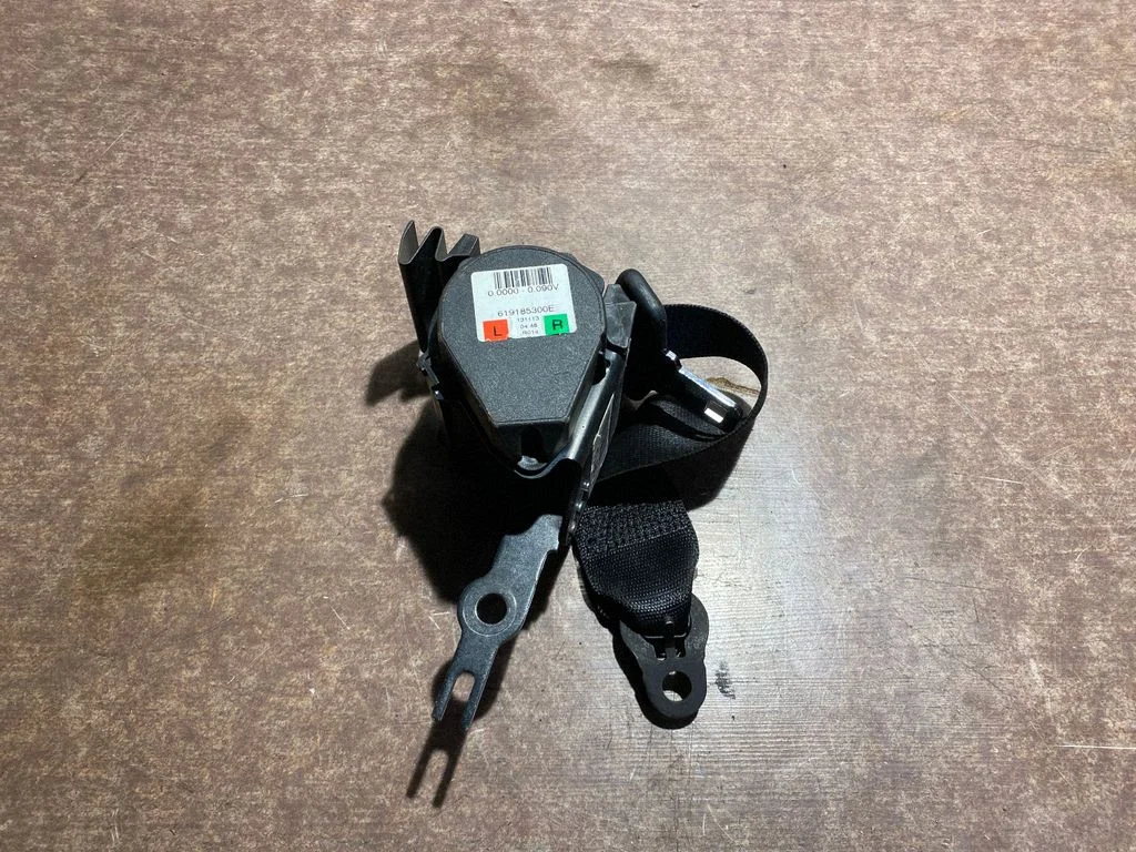Rear seatbelt 619185300E