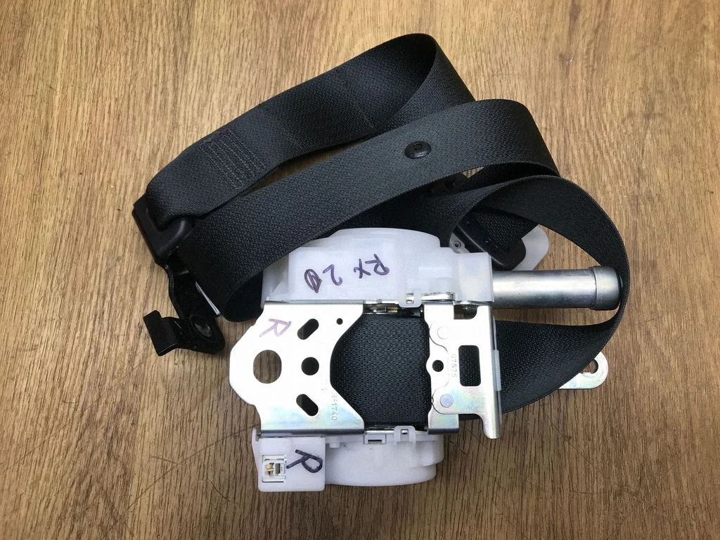 Front seatbelt N088601