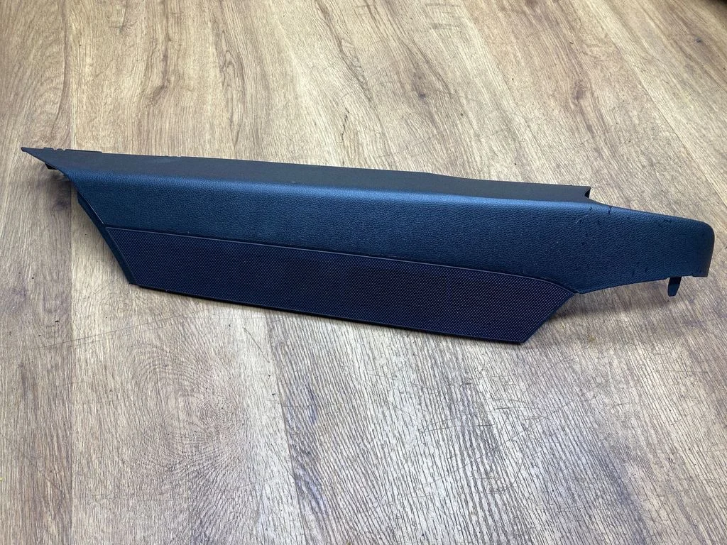 Boczny panel tapicerki bagażnika A2056900444