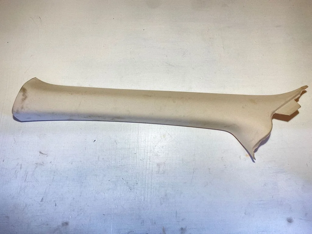 (A) pillar trim 6222048181