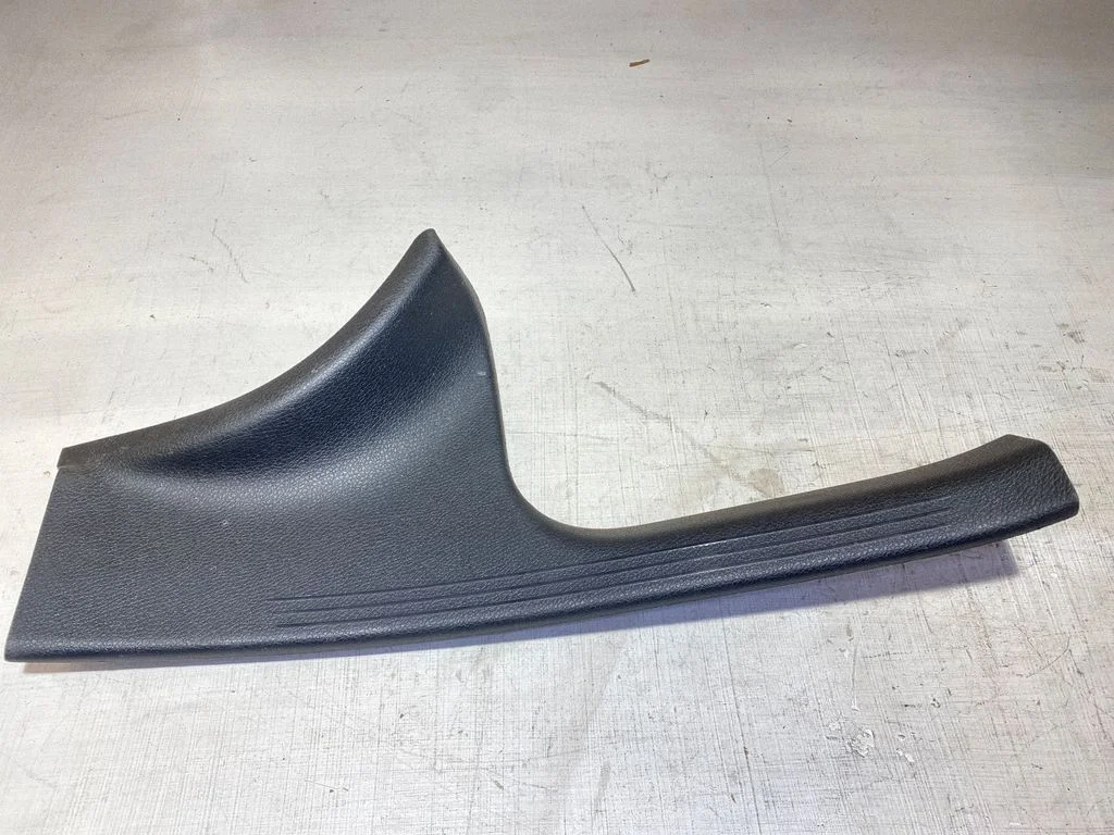 (B) pillar trim (bottom) A2056860800