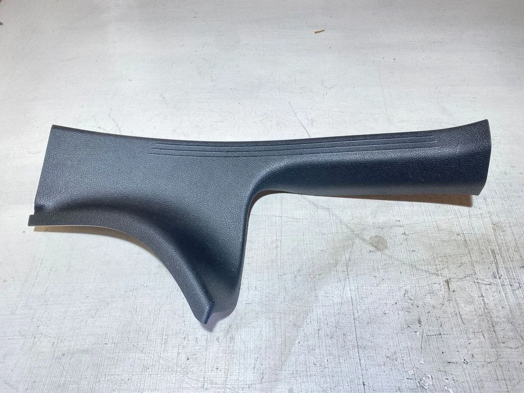 (B) pillar trim (bottom) A2056860500
