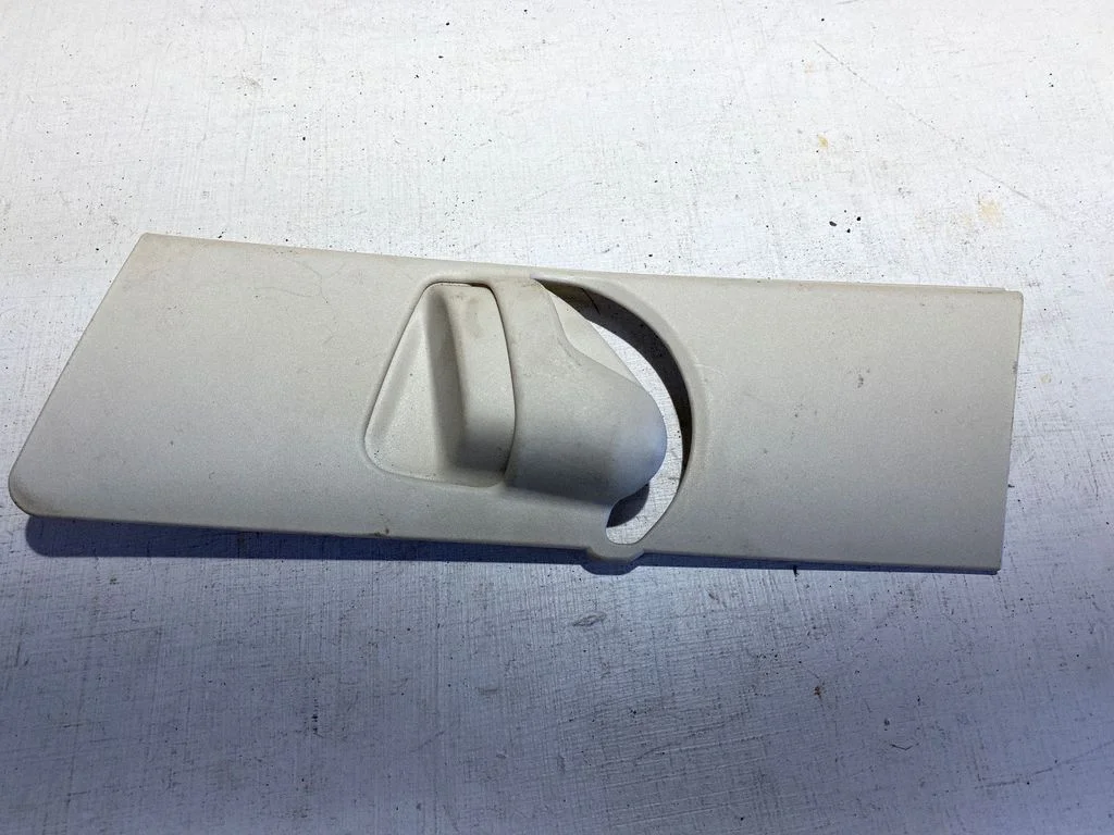 (B) pillar trim (top) 7325633020