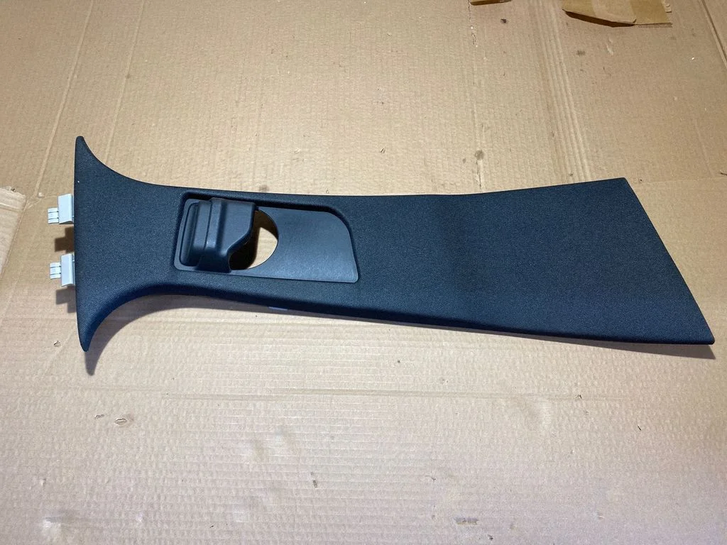 (B) pillar trim (top) A2056901030