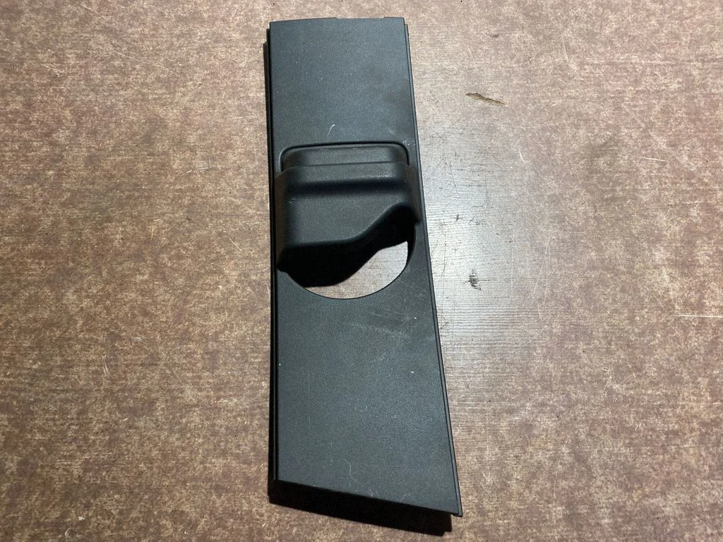 (B) pillar trim (top) A222690930