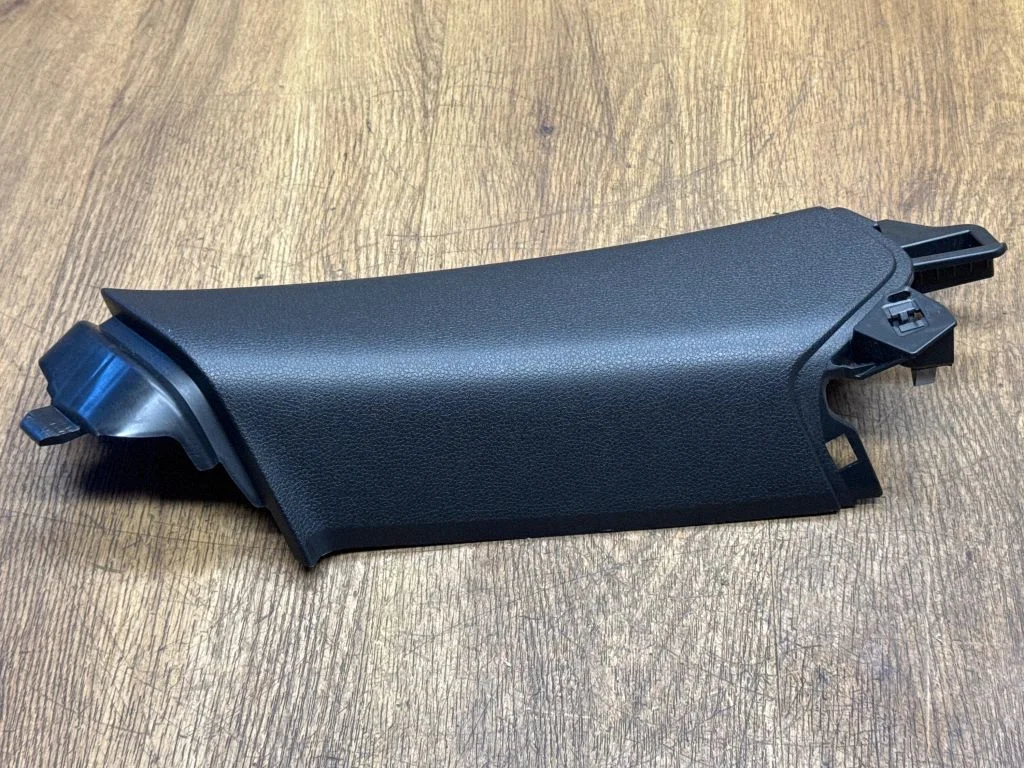 (C) pillar trim – Porsche Macan (95B) (2014-2018)