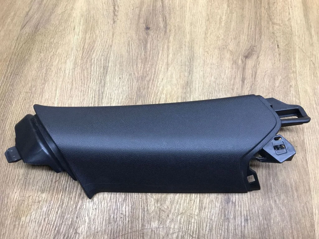 (C) pillar trim – Porsche Macan (95B) (2014-2018)