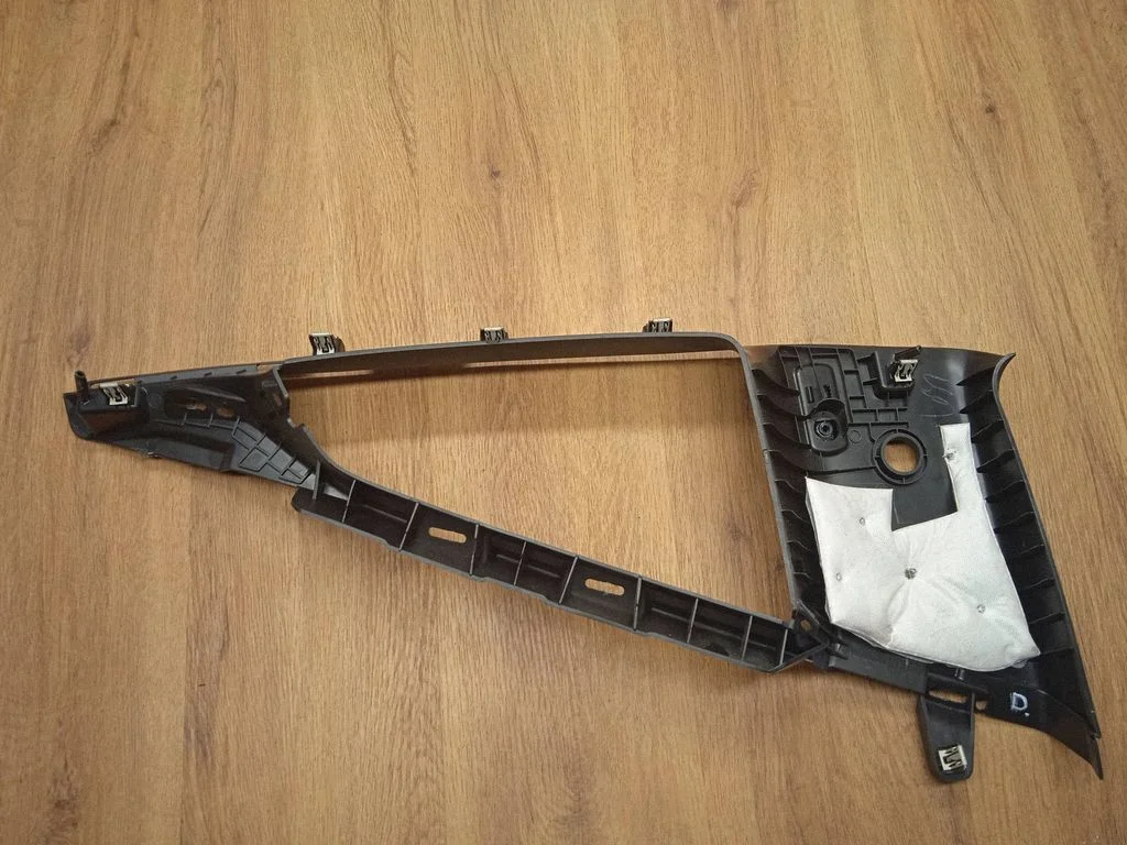(C) pillar trim FR3B6351986