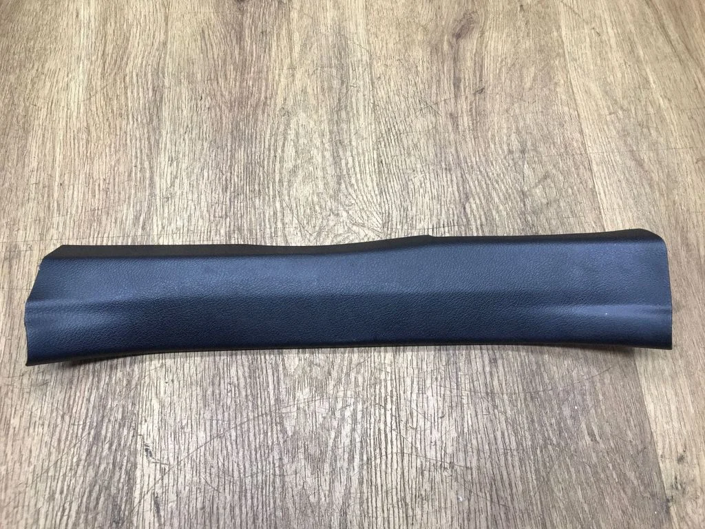 Rear sill trim cover 6791878010