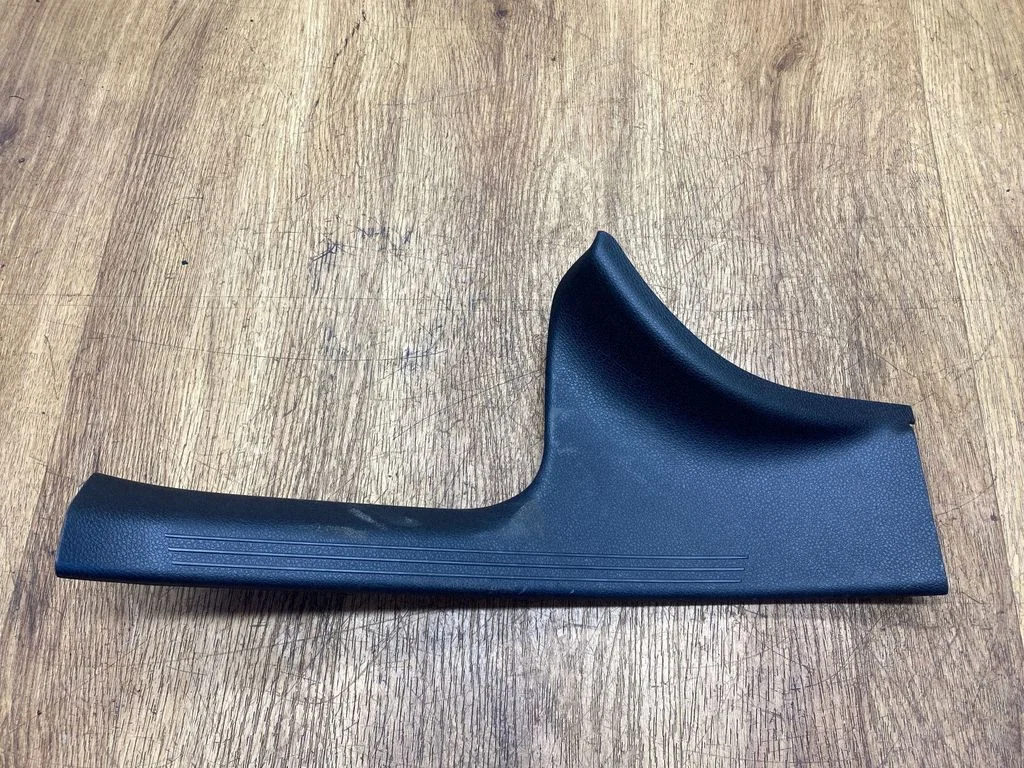 Rear sill trim cover – Mercedes-Benz C-Class W205 (2014-2021)
