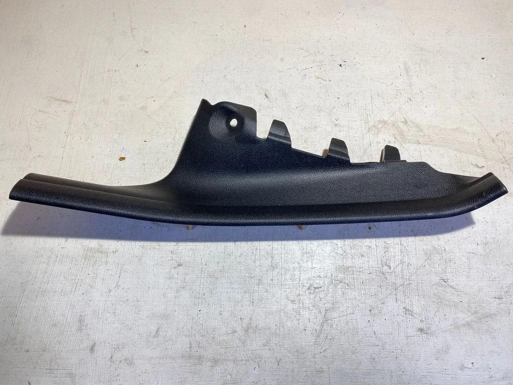 Rear sill trim cover 7221917