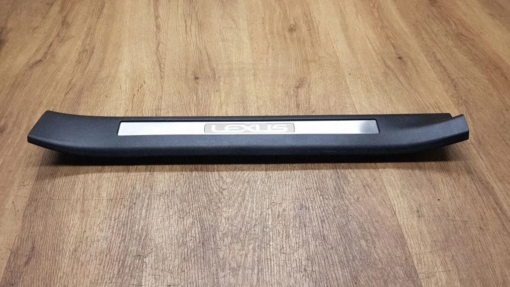 Front sill trim cover – Lexus RX 450H (2016-)