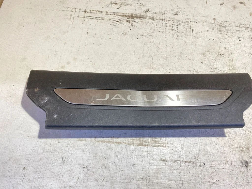 Front sill trim cover HK8313200AF