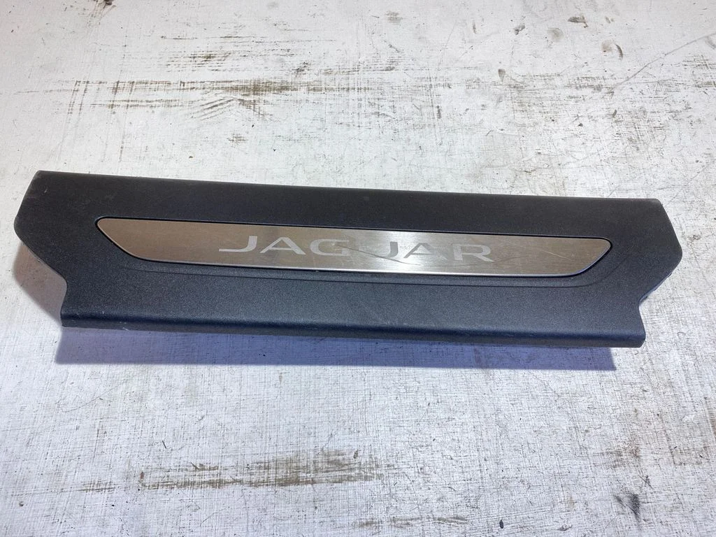 Front sill trim cover FK8313201AF