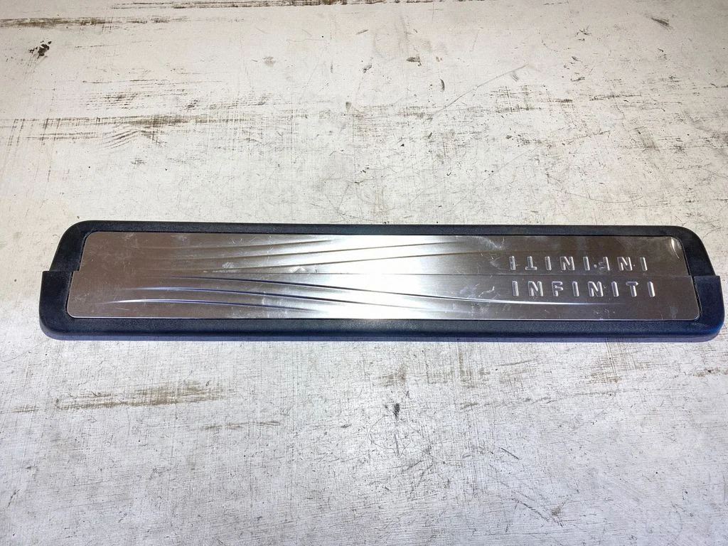 Front sill trim cover 769B11BA0A