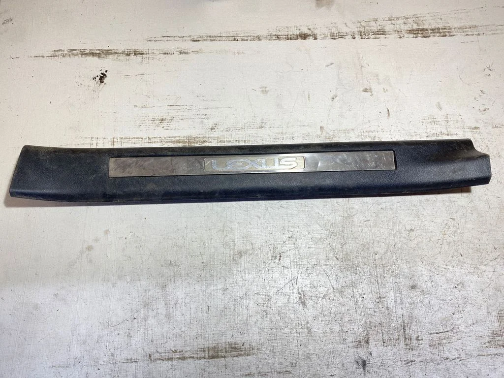 Front sill trim cover – Lexus RX 450H (2016-)