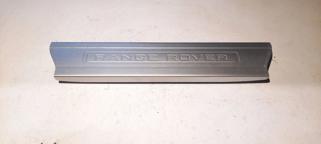 Front sill trim cover CPLA13201AD