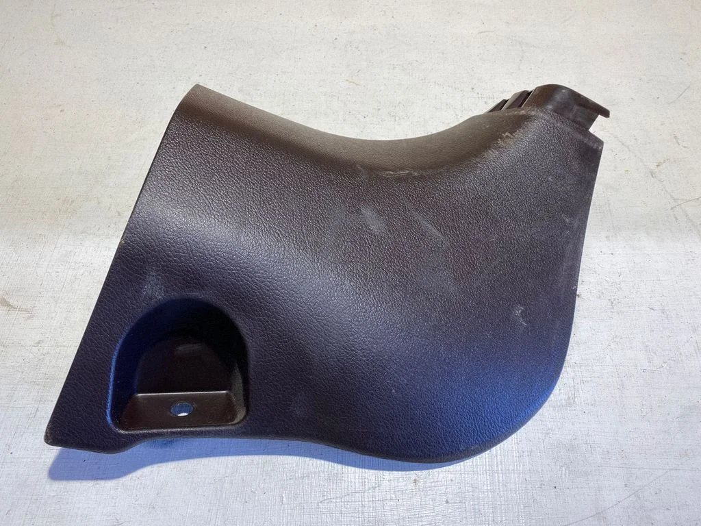 Front sill trim cover 6211148080