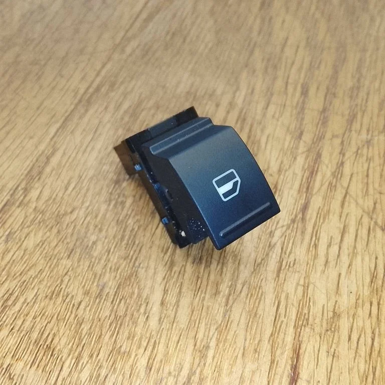 Elektrisko logu slēdzis 7P6959855